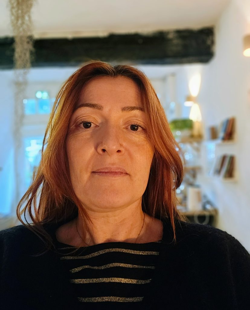 Portrait d'Anne, praticienne en massage bien-être